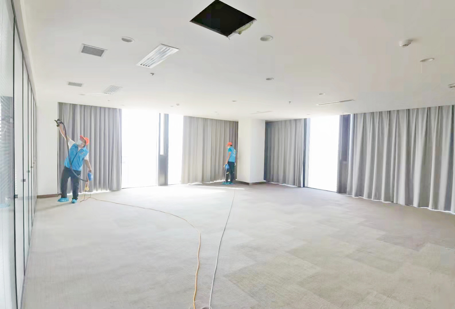 太原地鐵中心會(huì)議室墻面噴涂施工 太原地鐵中心會(huì)議室墻面噴涂施工