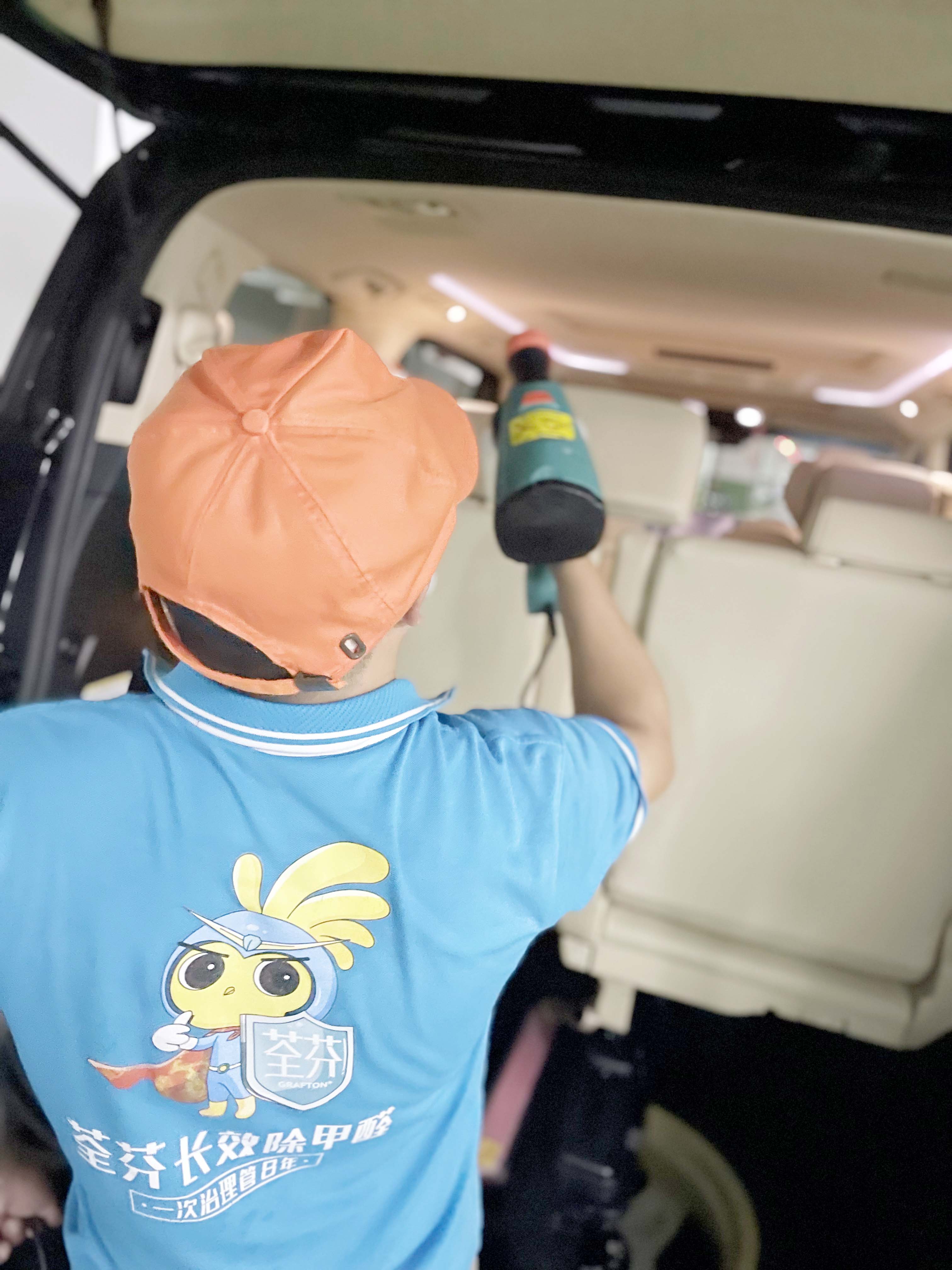 車內(nèi)頂面絨布噴涂施工治理 車內(nèi)頂面絨布噴涂施工治理